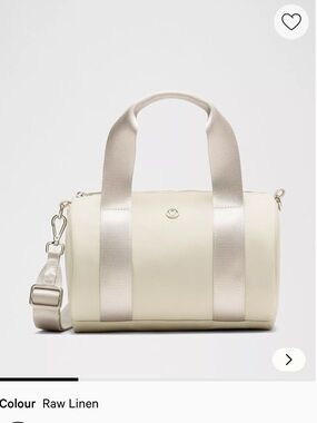 lululemon athletica Small Barrel Crossbody Bag - light sage Raw Linen